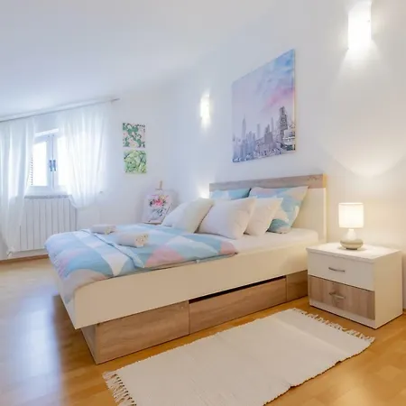 Center Penthouse * Pula