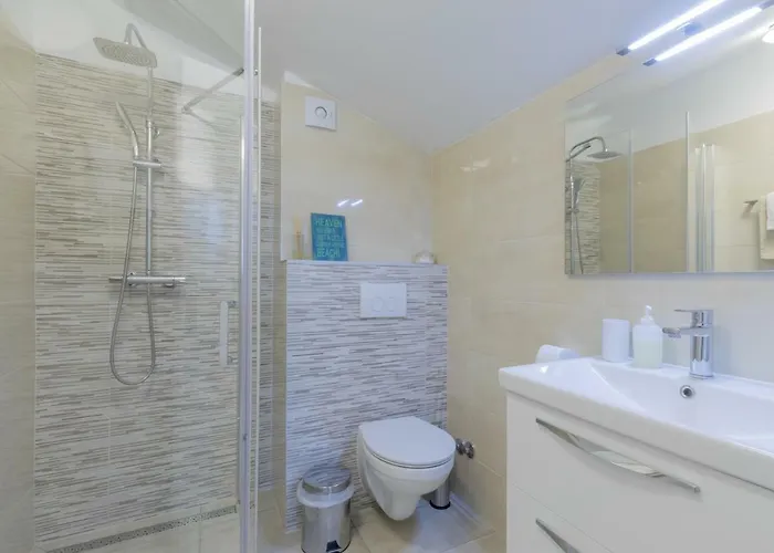 Center Penthouse 아파트 풀라