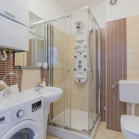 Center Penthouse Апартаменти Пула